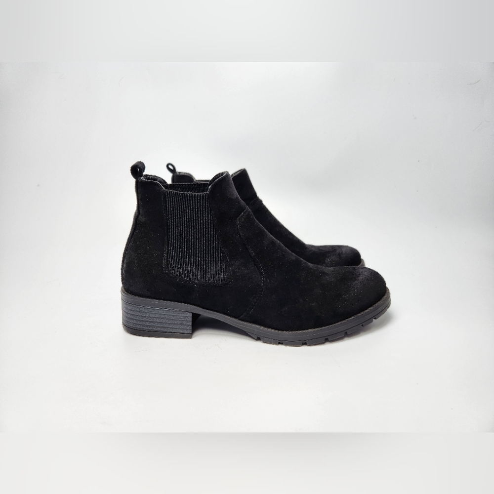 Natural Reflections Slip On Black Suede Chelsea Ankle Booties Womens Size 6.5